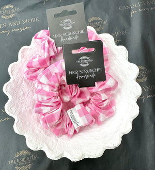 PINK AND WHITE GINGHAM SCRUNCHIE