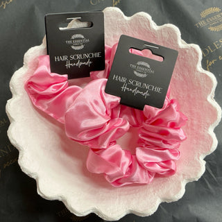 LIGHT PINK SATIN SCUNCHIE
