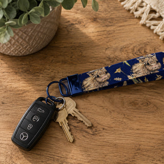 NAVY HIGHLAND COW KEY WRISTLET