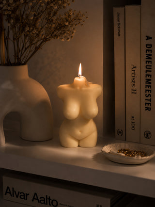 CURVY WOMAN TORSO CANDLE