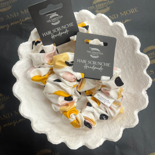 BLACK AND ORANGE SPOTTED SCRUNCHIE