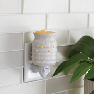 CANDLE WARMERS PLUGGABLE FARMHOUSE