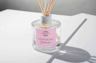 STRAWBERRY CHAMPAGNE - REED DIFFUSER