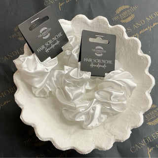 WHITE SATIN SCRUNCHIE