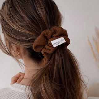 BROWN TEXTURED SCRUNCHIE