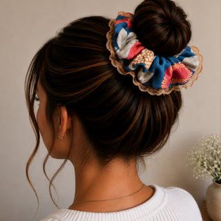 FLORAL LACE - HAIR SCRUNCHIE