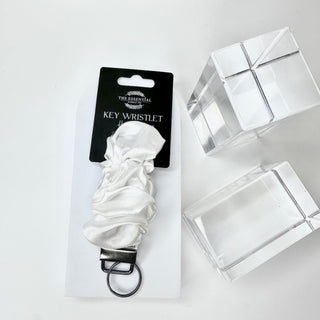 WHITE KEY WRISTLET