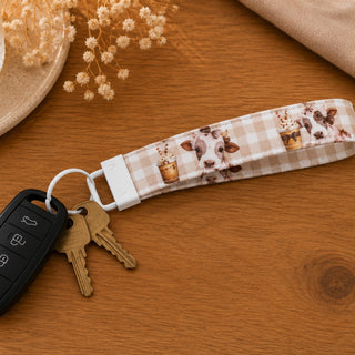 BROWN GINGHAM BABY HIGHLAND COW KEY WRISTLET