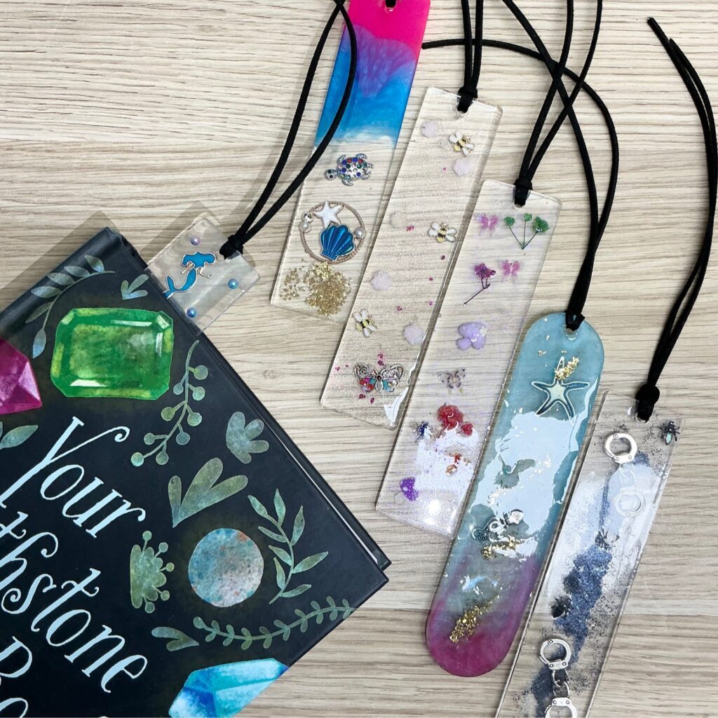 ASSORTED RESIN BOOKMARKS WITH CHARMS