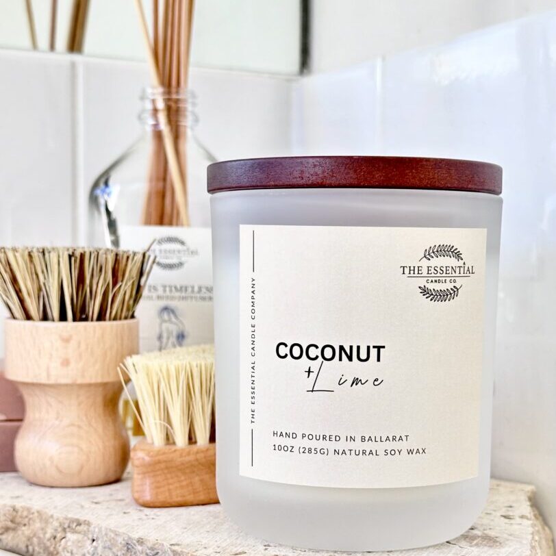 COCONUT AND LIME SIGNATURE CANDLE